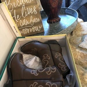 Size 8 toddler cowboy boots